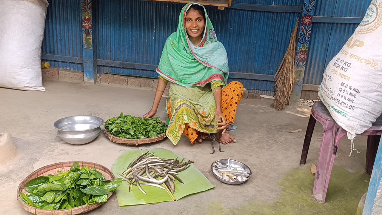 ১২তম রোজায় নদীর ফ্রেস মাছ ভূনা সাথে বাইম মাছ দিয়ে পুঁইশাক রান্না রেসিপি । Fish Curry Recipe । Ramada