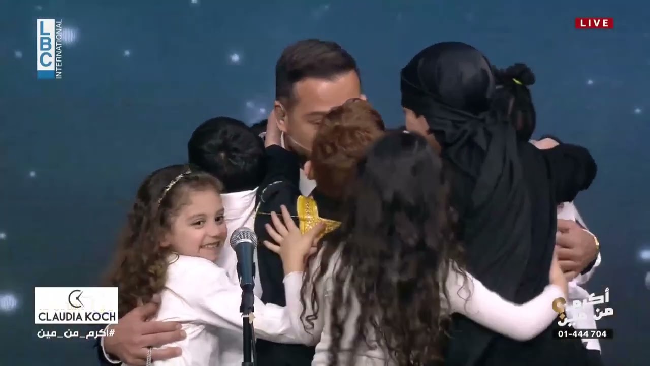 الأطفال يشعلون مسرح #أكرم_من_مين