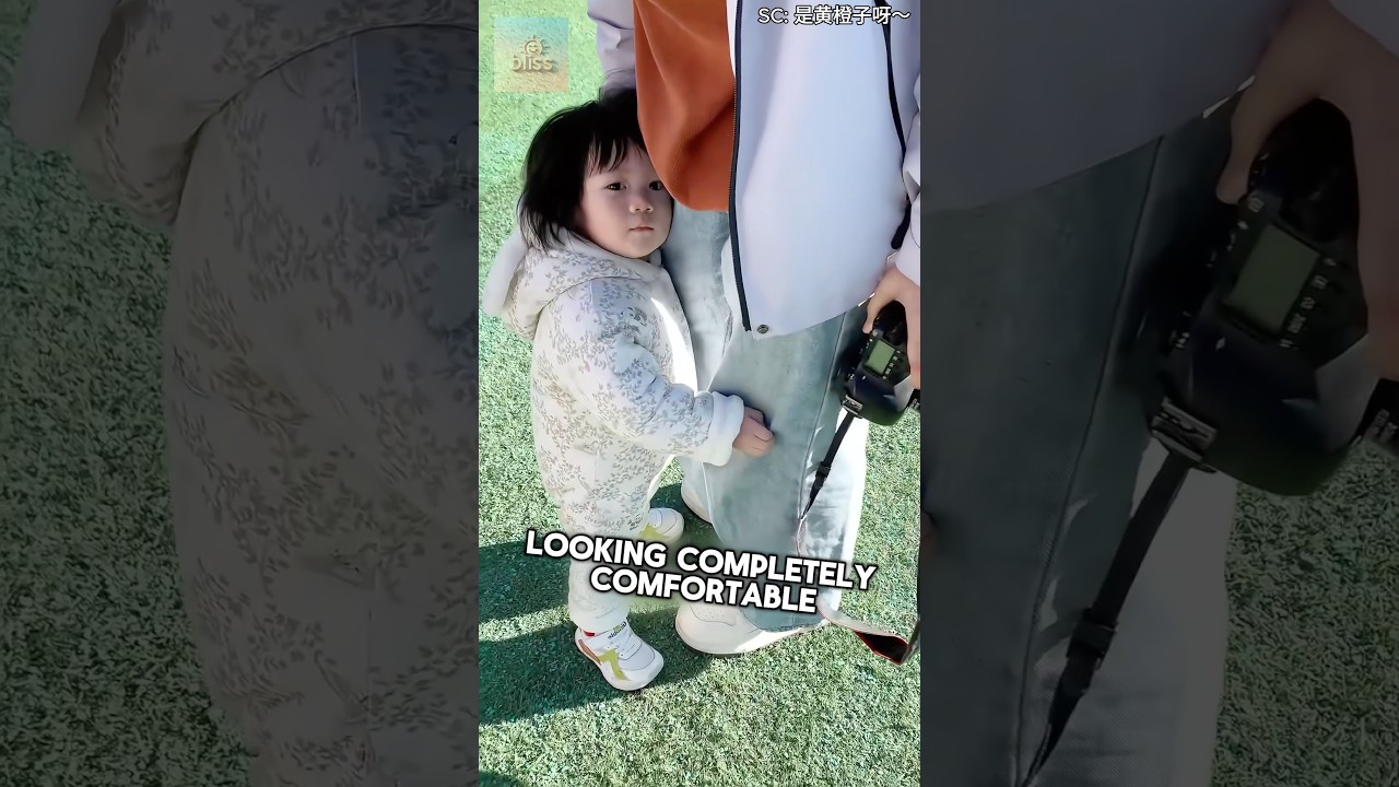 Little Girl Thought It Was Her Mom&hellip; But Hugged a Stranger Instead! 😅❤️
