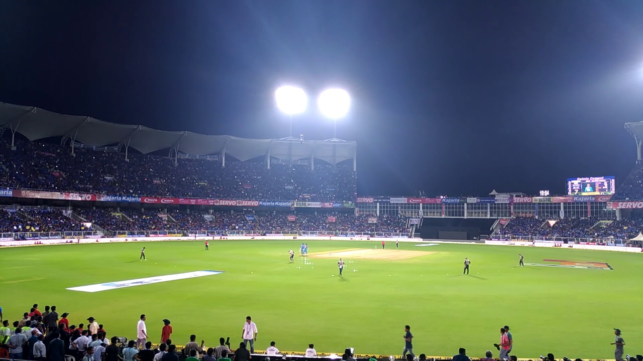 Dhoni's Mass Entry at Greenfield Stadium IND vs NZ