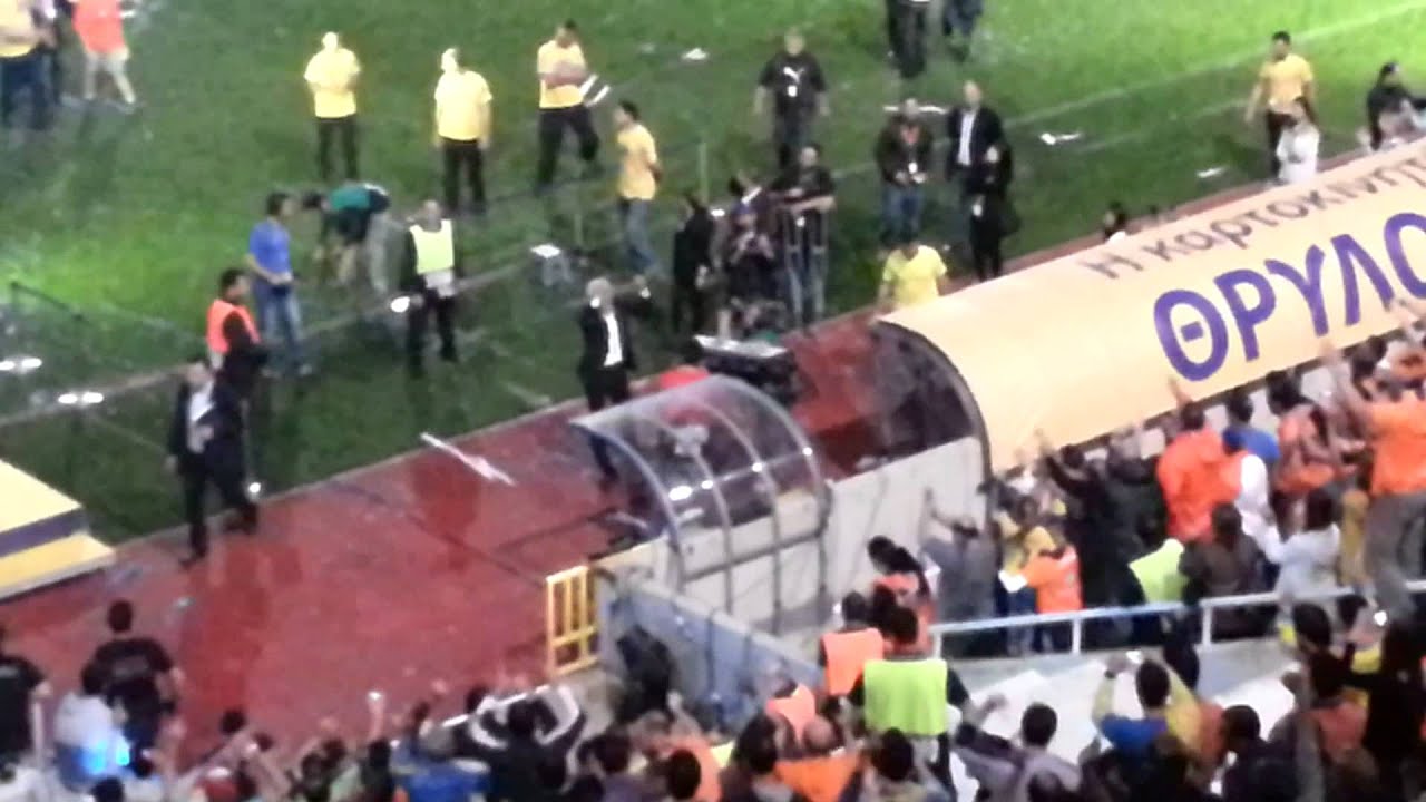 APOEL FIESTA 2013 Ο IVAN DIEUTHINEI TIN KERKIDA THRYLE POU TO PAS