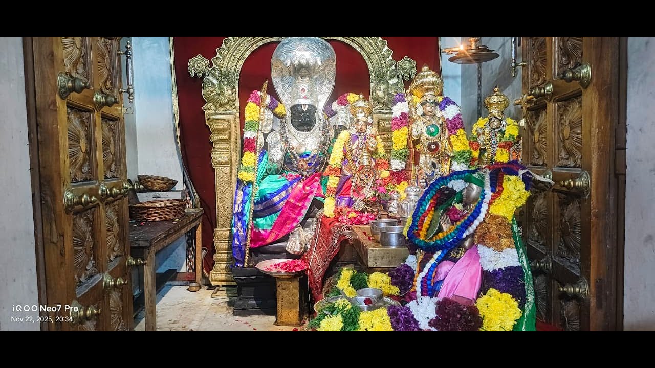 HH 43rd Azhagiyasingar's Mangalasasanam at Nava Narasimha - Uttara Ahobilam Temple, Nymisaranyam
