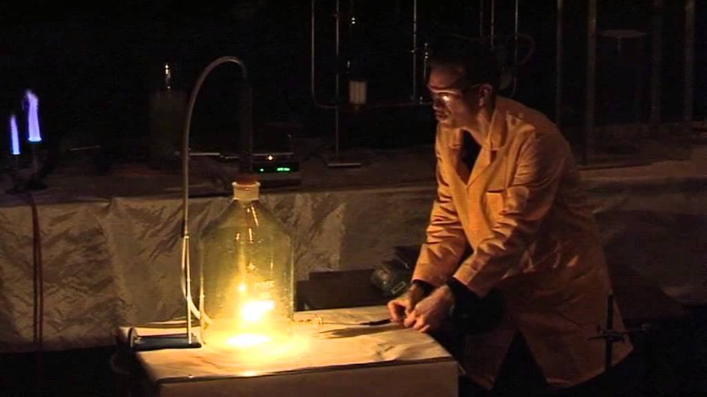 Fire and Flame  42 - Ethyne Flame in Chlorine