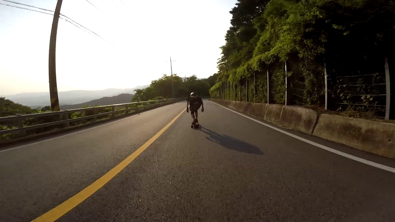 Longboard downhill in 180623