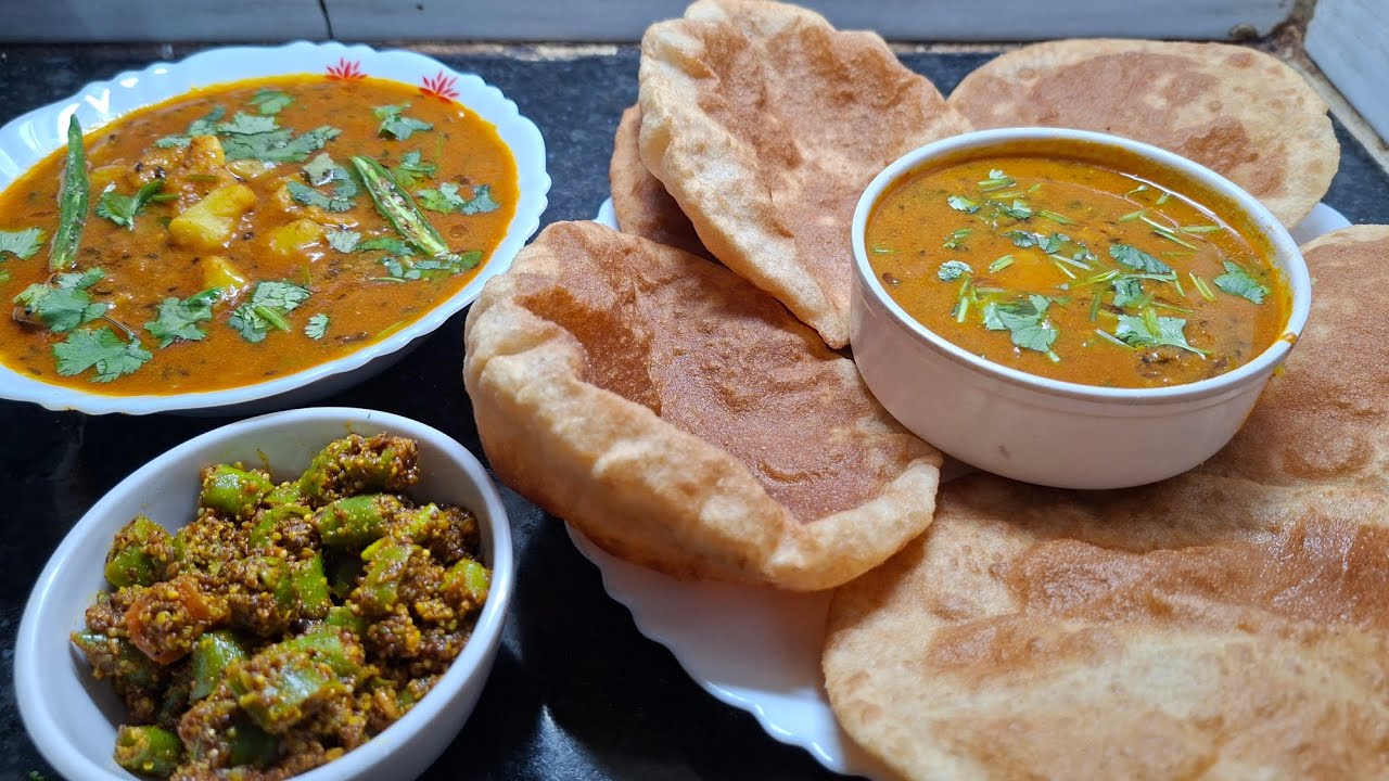 without onion garlic💕aloo tamatar ki sabje poore recipeबिना लहसुन प्याज स्वादिष्टआलू टमाटर की सब्जी 