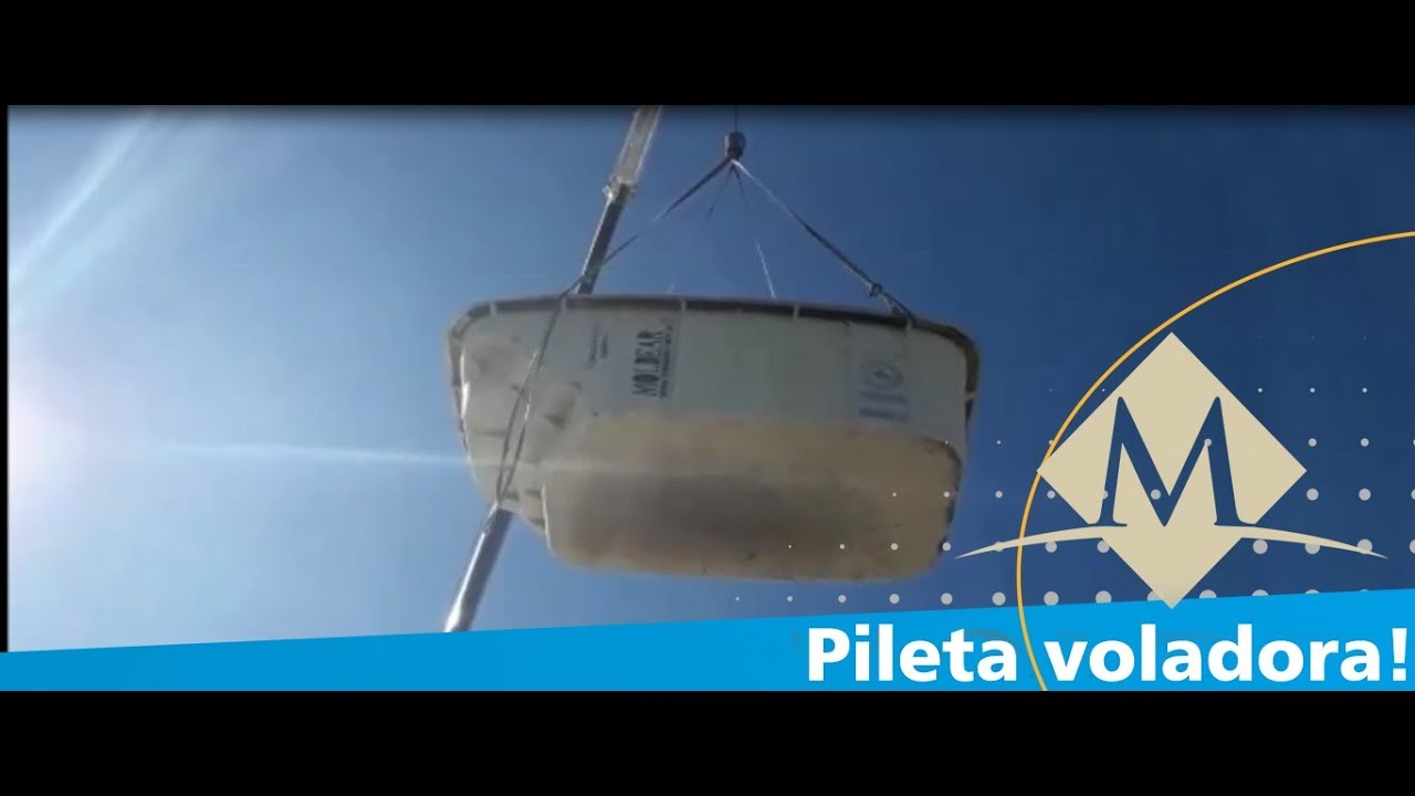 Colocación de una pileta con Grúa