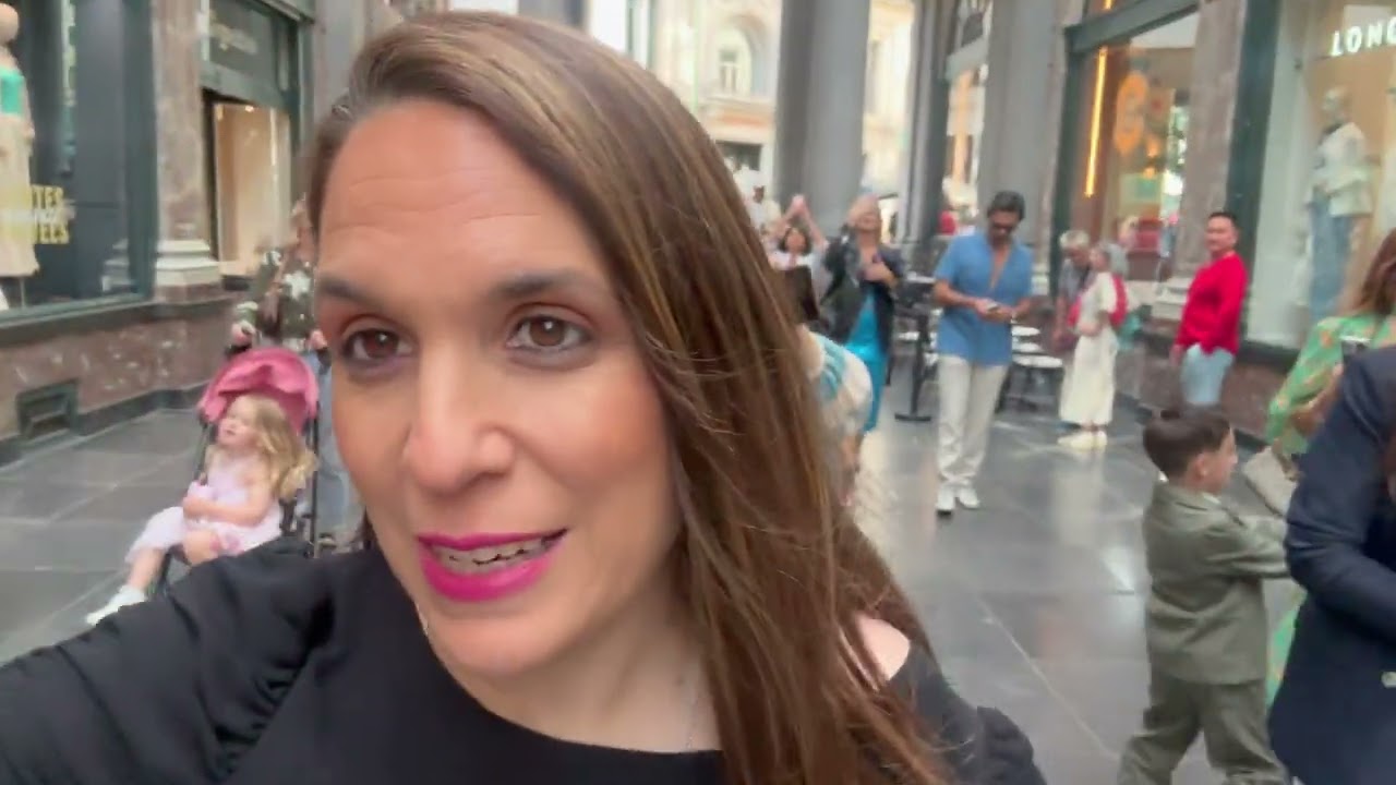 VLOG 187: Nos escapamos sin lo niños a Belgica. Los pitufos tienen la culpa