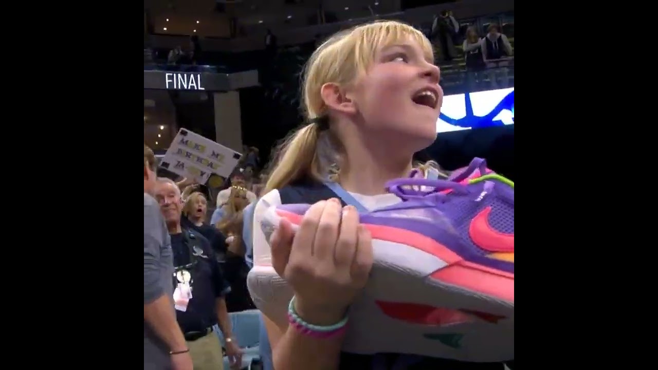 This young fan&rsquo;s reaction to receiving Ja Morant&rsquo;s sneakers is so wholesome ❤️👟