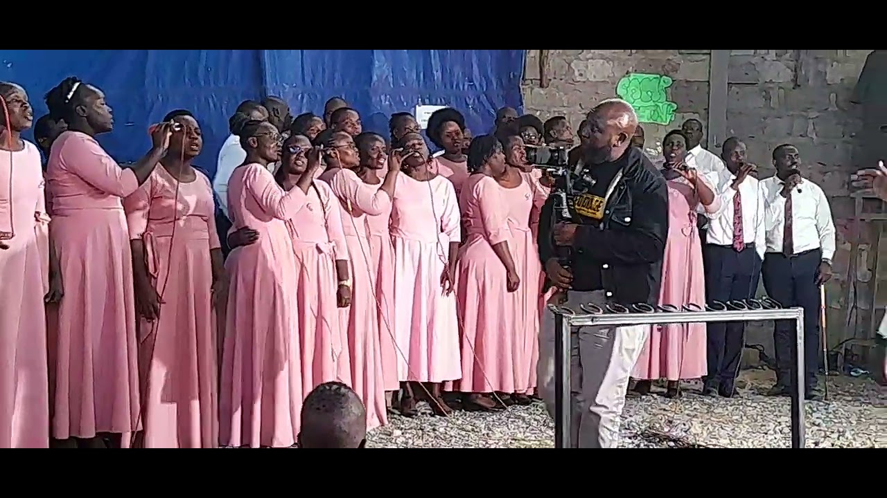 UTAJENGA JUU YA MWAMBA LIVE// STAREHE SDA CHOIR NAIROBI