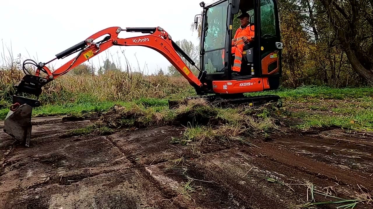 KUBOTA KX019 im Einsatz
