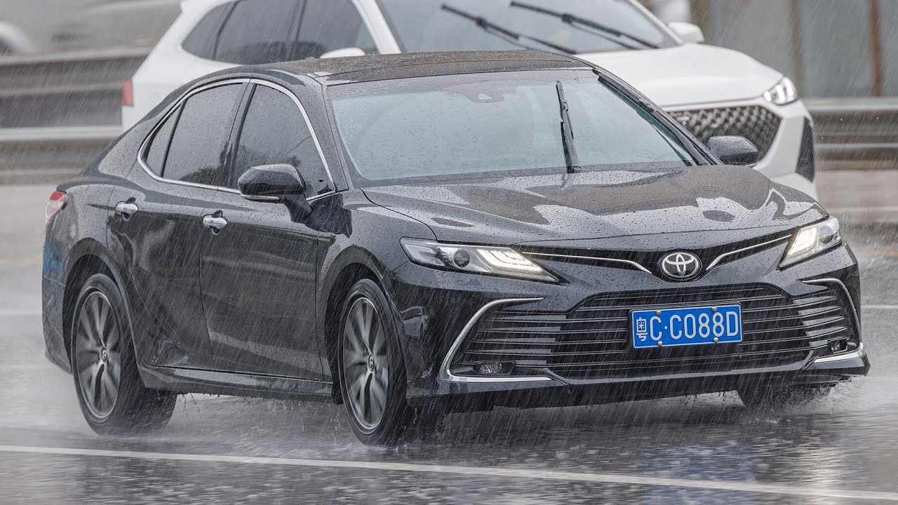Toyota Camry XV70 tam ətraflı video icmal.