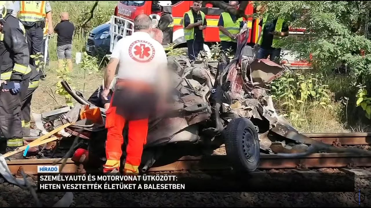 Személyautó és motorvonat ütközött, heten vesztették életüket a balesetben