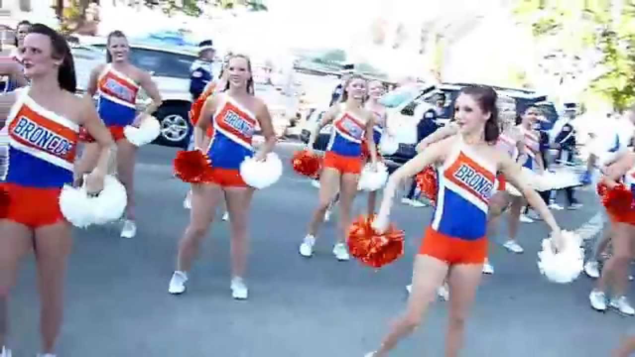 Boise State Cheerleaders (main line﻿ dancers) & Blue Thunder Marching Band 2011