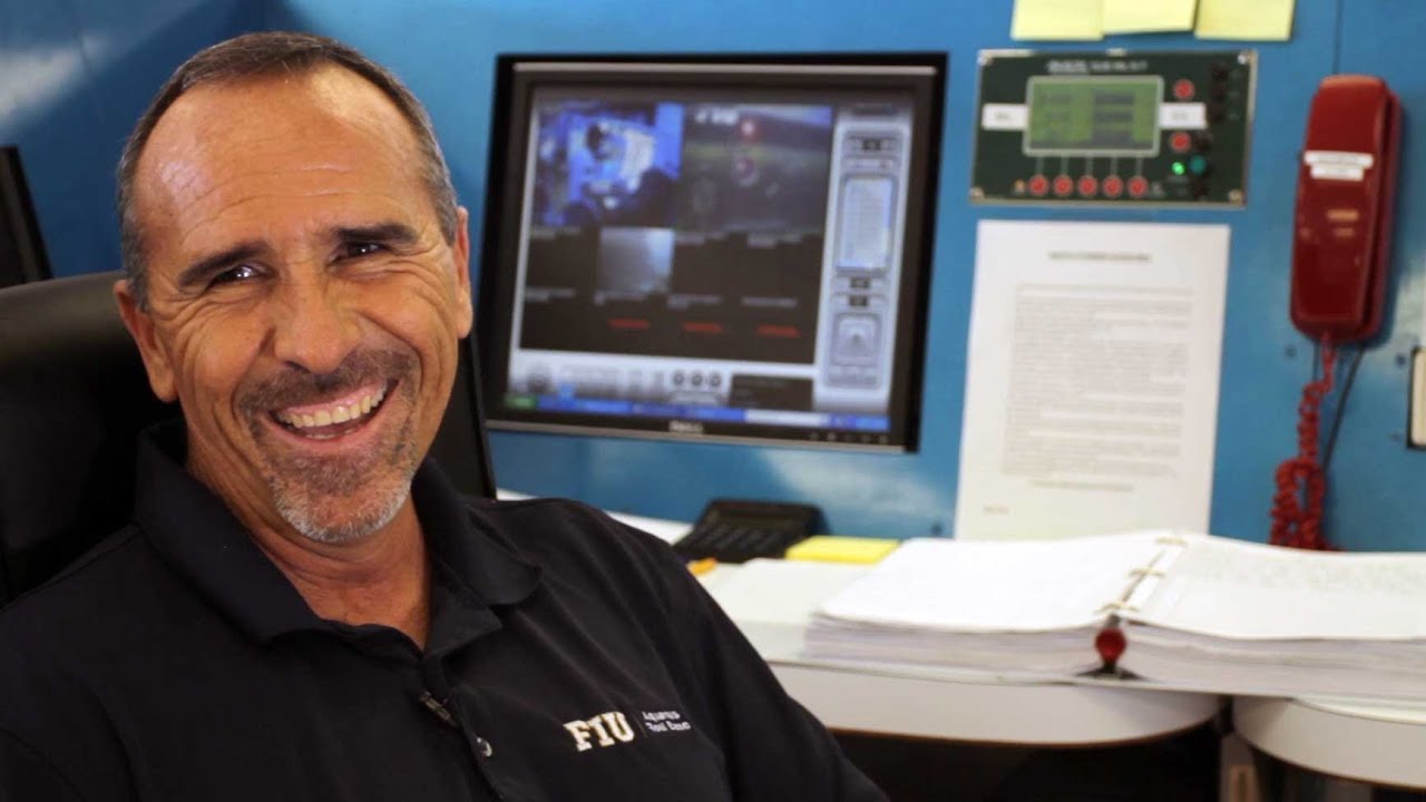 WATCH DESK - AQUARIUS REEF BASE