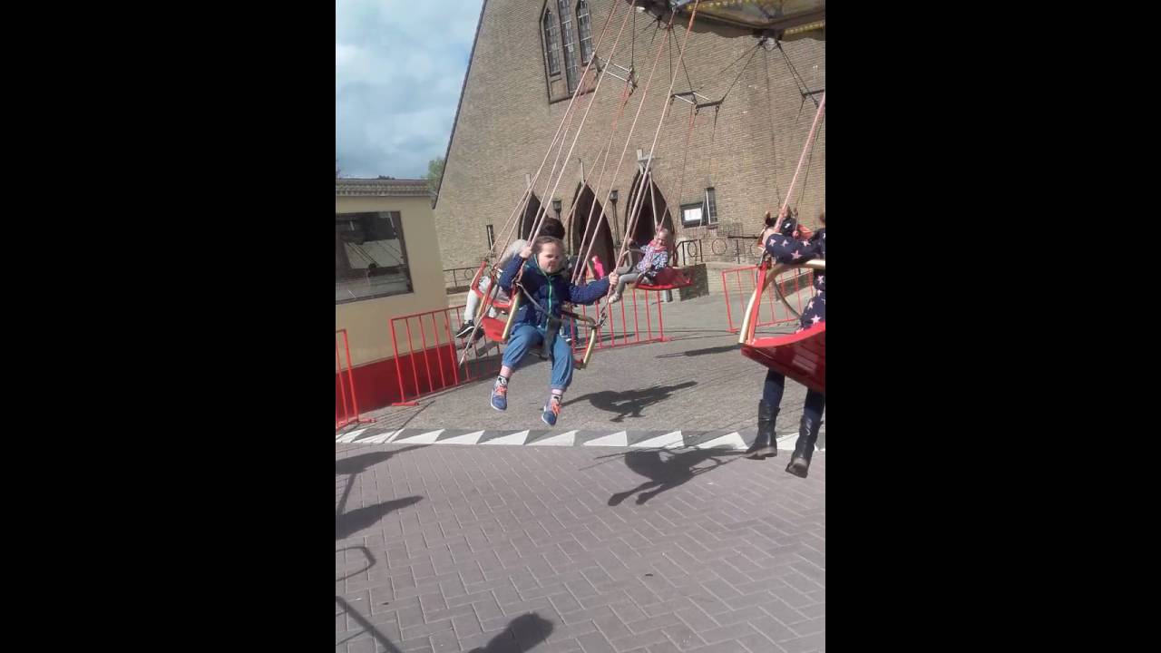 Kermis Zwaag zweefmolen
