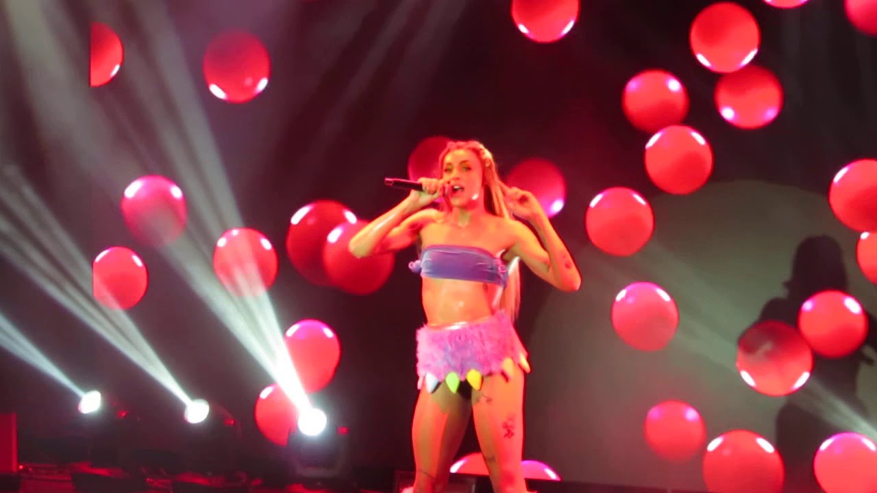 pabllo vittar @ circo voador: trago seu amor de volta / não vou deitar