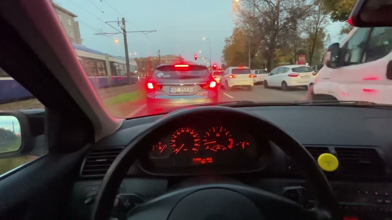 BMW E46 320i Touring 170HP (2002) manual - sunset city drive - POV