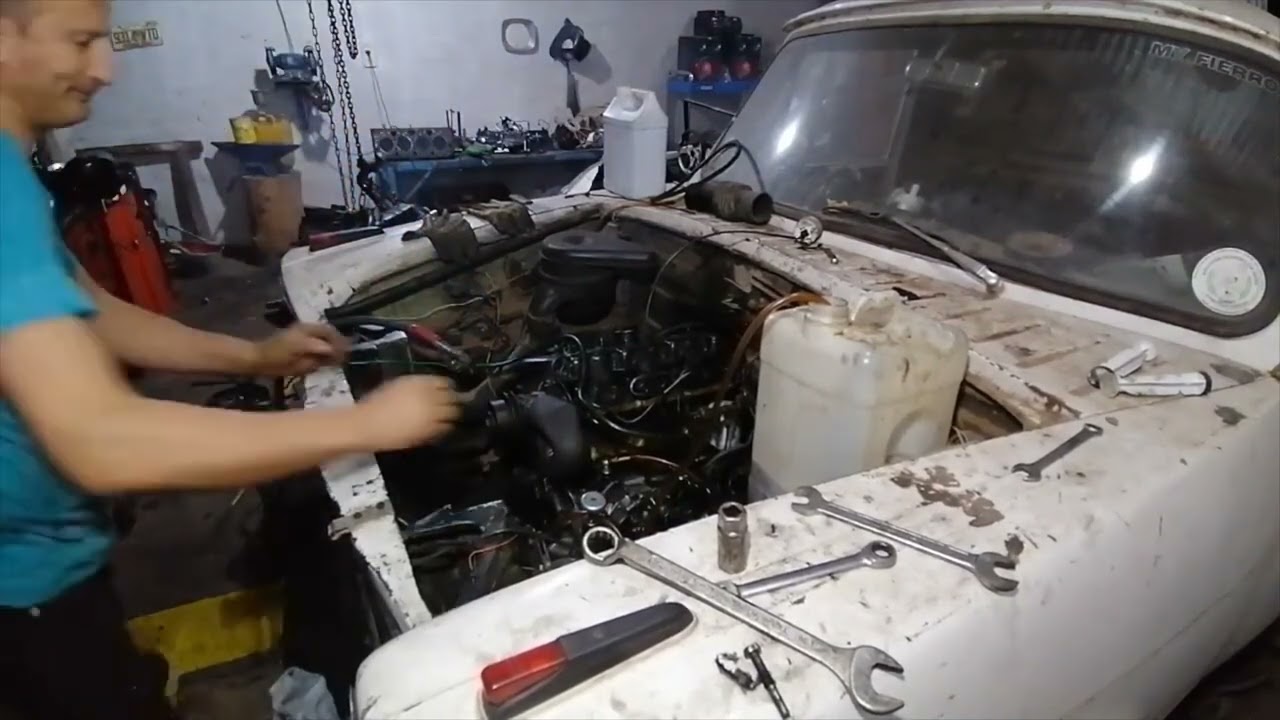 Probando la bomba inyectora y primer arranque del motor  que me regalaron