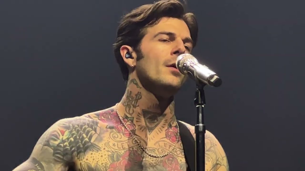 The Neighbourhood: Baby Came Home 2  Ultrasound Wourld Tour The Armory 