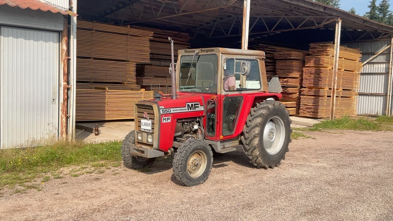 Köp Traktor Massey Ferguson 550 på Klaravik