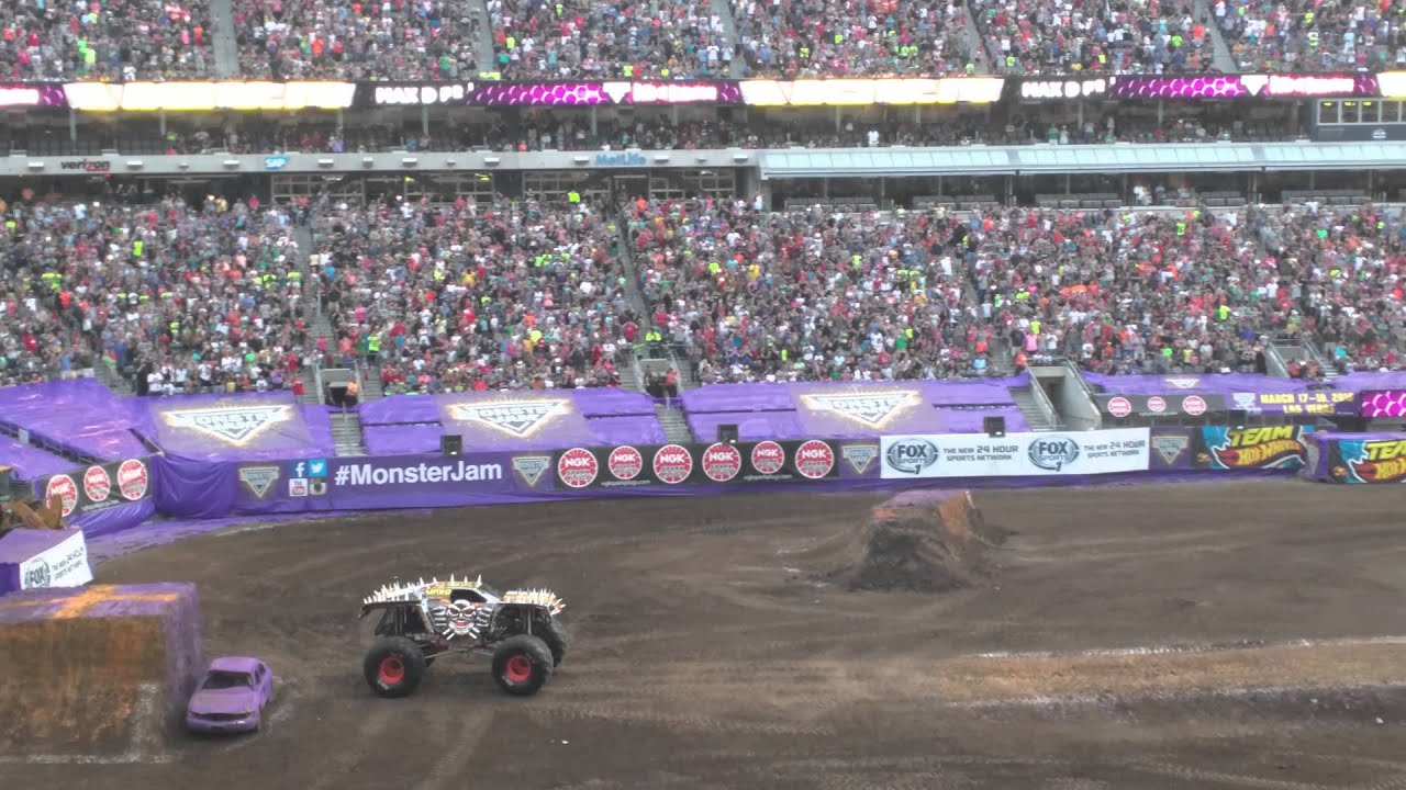 2015 World Record Double Front Flip Monster Jam MaxD