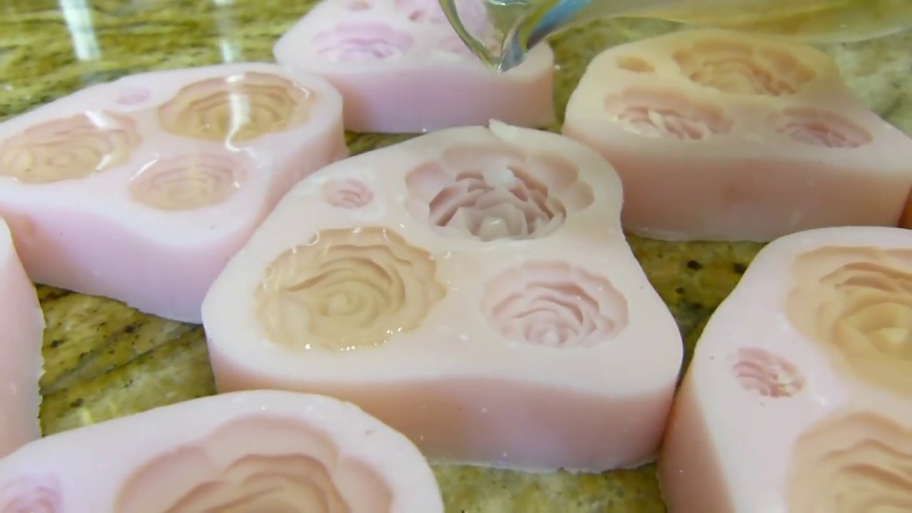 Making Soy Wax Candle Embeds