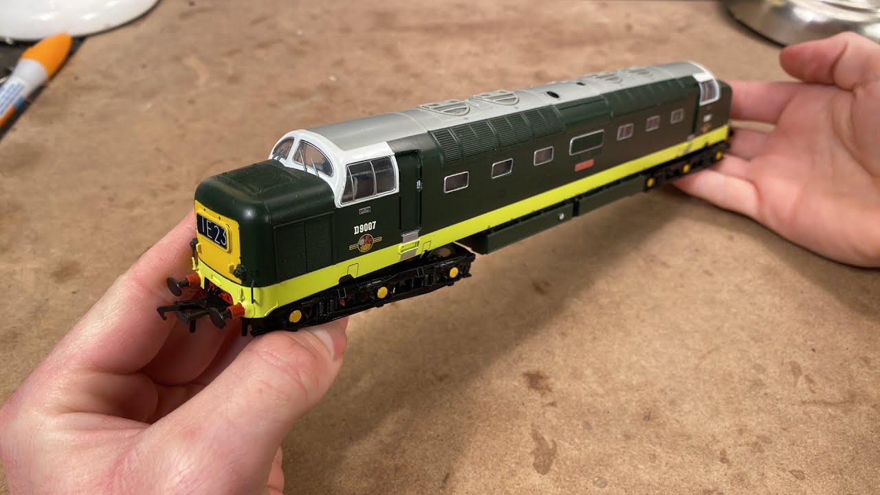 Trying to Fix a Bachmann Deltic Class 55 Locomotive