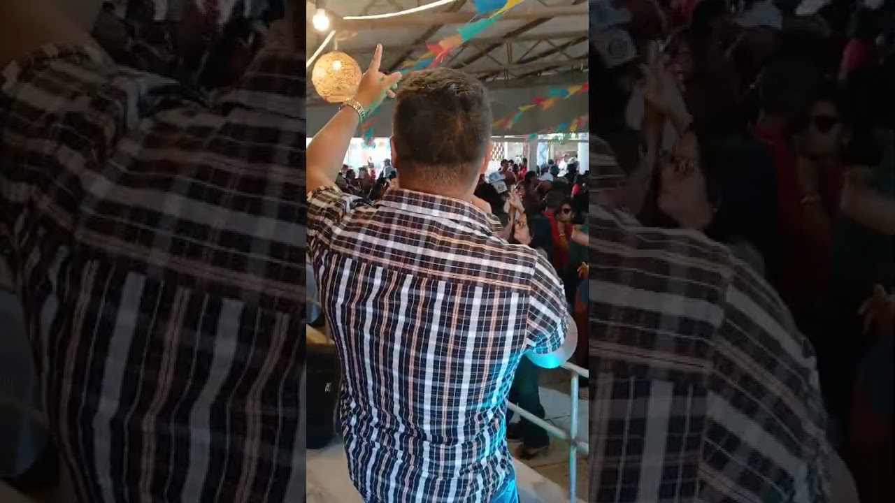 Waldik moral no forró da grande família em passagem 