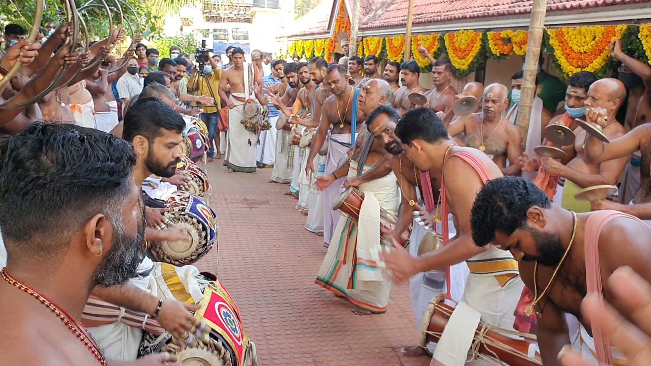 Pathikaalam Thimila Theeru by Kongad Mohanan at Kizhakkencherry Panchavadhyam..