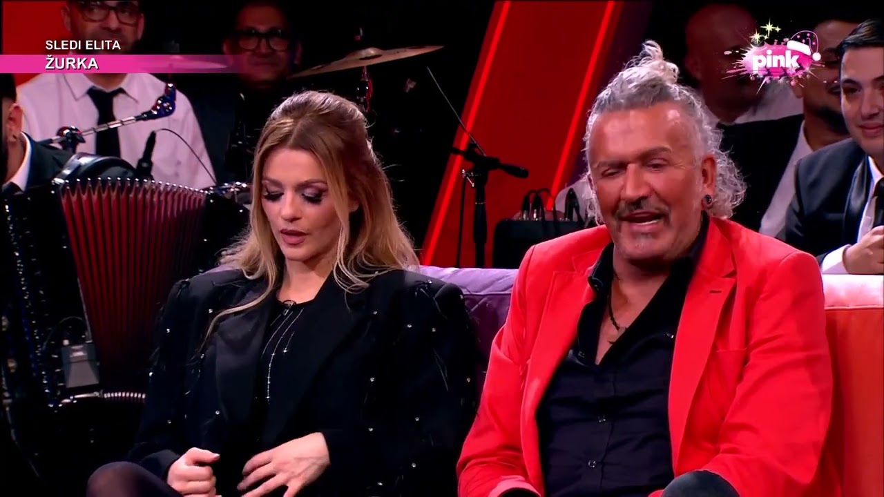 Maca priča vic - Momak i devojka se upoznaju na internetu (AmiG Show S17)