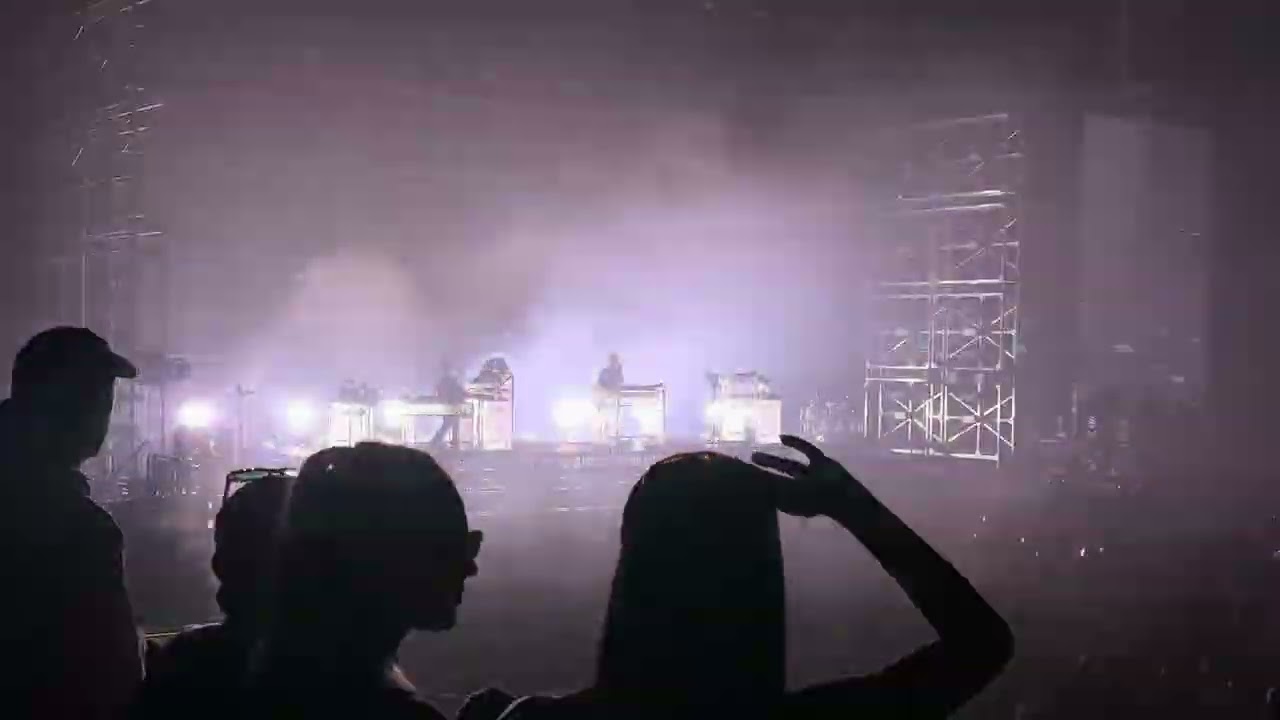 RÜFÜS DU SOL (LIVE AT ROD LAVER ARENA NIGHT 1)