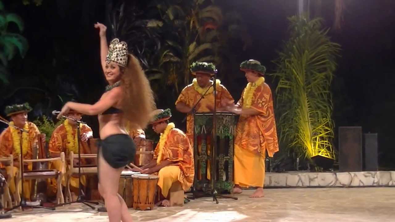 Démonstration de danse tahitienne par Moena Maiotui (Tahiti Ora), meilleure danseuse du Heiva 2011