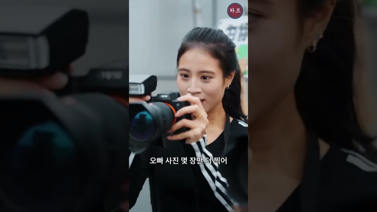 재벌가에 입양된 소설 속 엑스트라 영애로 빙의했는데, 가족들이 내 속마음을 듣는다! 미래 줄거리로 오빠들 운명을 뒤집고, 나는 단숨에 집안의 손바닥 공주가 됐다!
