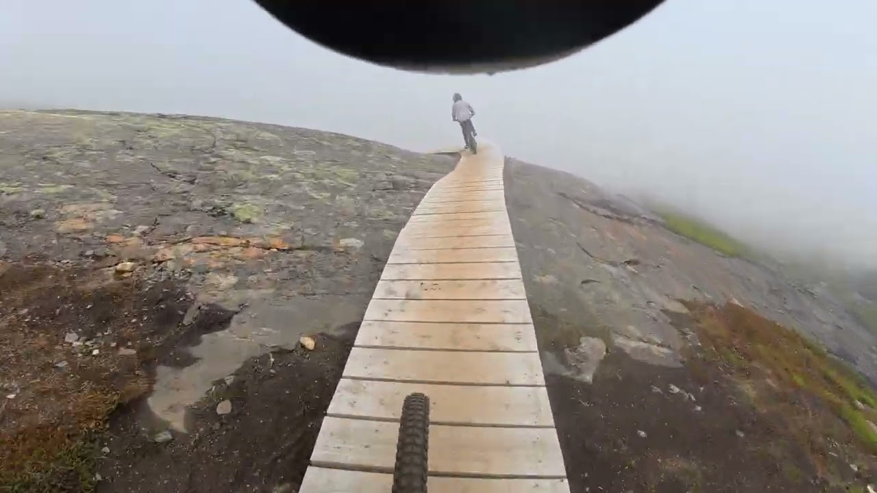 10 Year Old try Åre Downhill MTB & First Time on E-Bike.