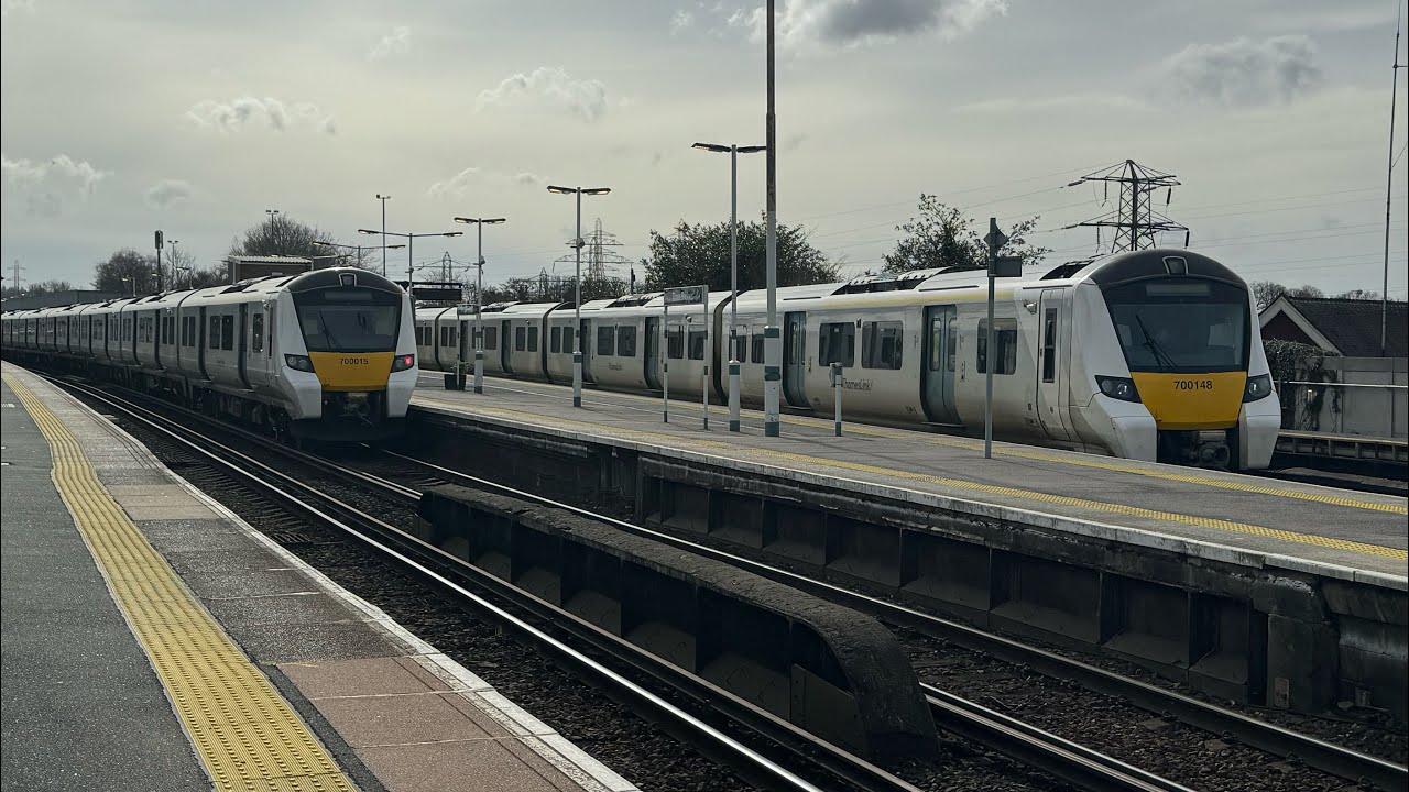 Trains at Three Bridges, BML, 04/03/24