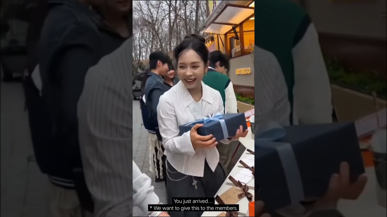 Gwyn's priceless reaction to Korean Dorajia Gifts for White Day