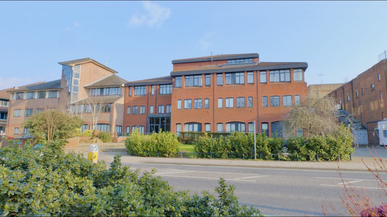 Luxury Apartment To LET in Holmes Park Horsham (full walkthrough tour)