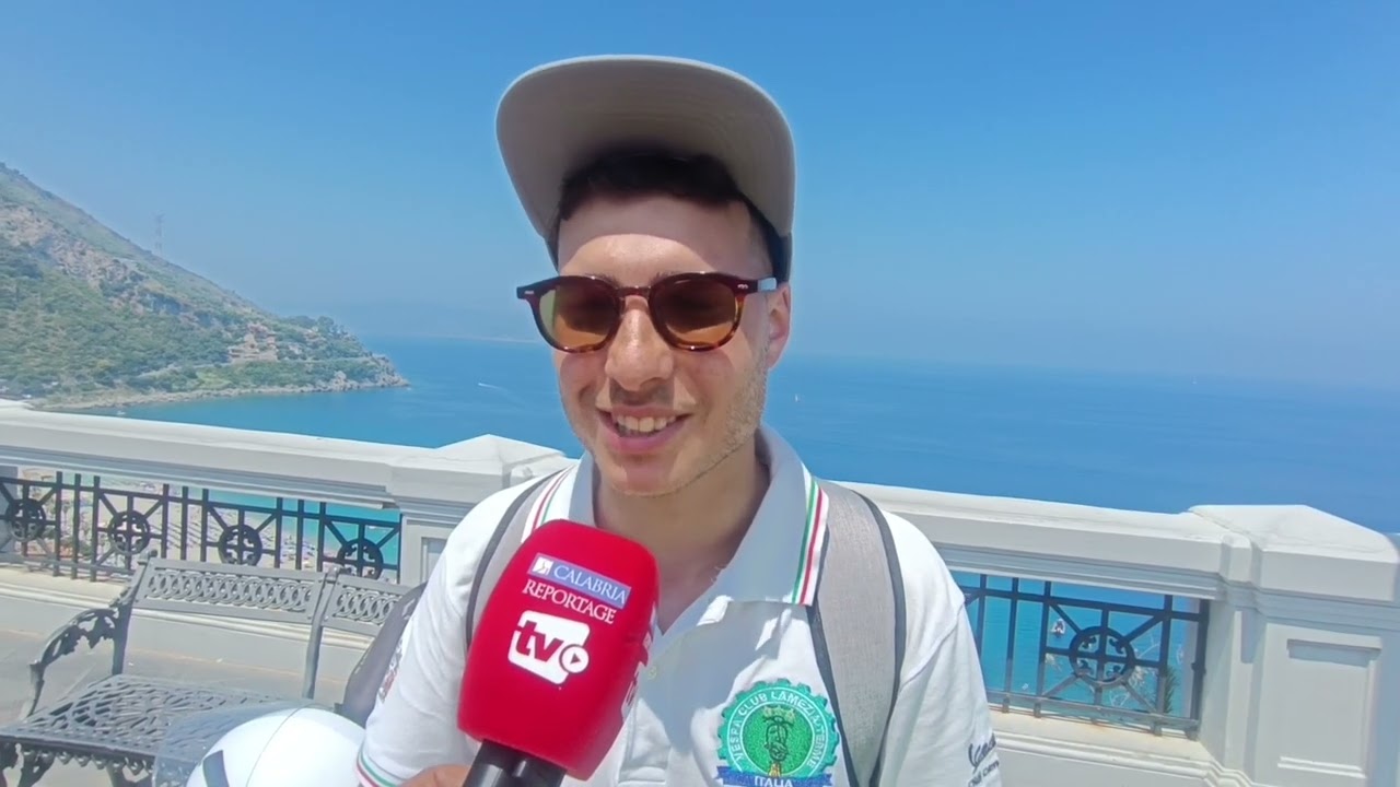 Villa San Giovanni, successo per il raduno delle vespe con visita nella suggestiva Scilla