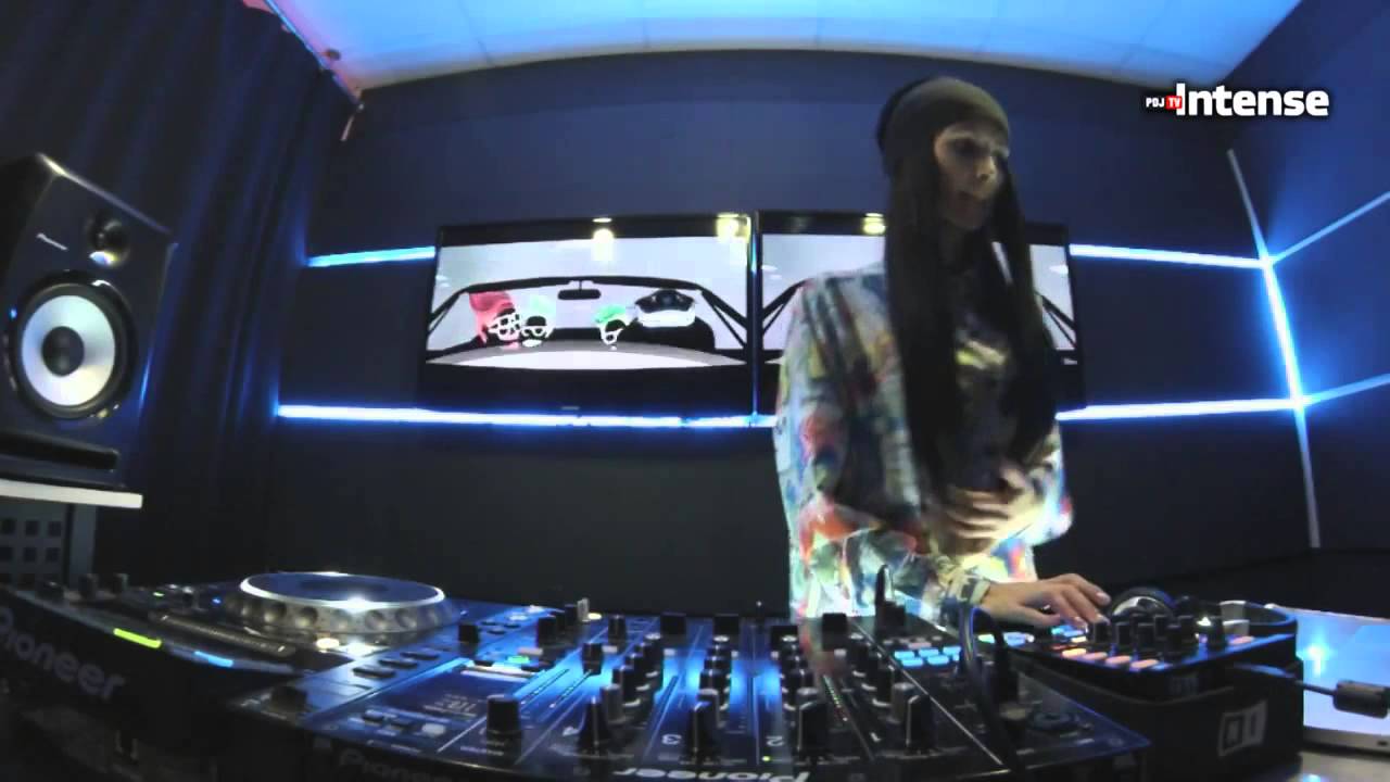 Miss Monique - Mind Games Podcast 043 (Live, Radio Intense 15.09.2015)