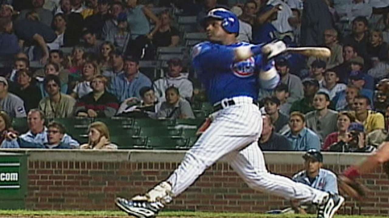 Sosa belts 60th home run of 2001 season