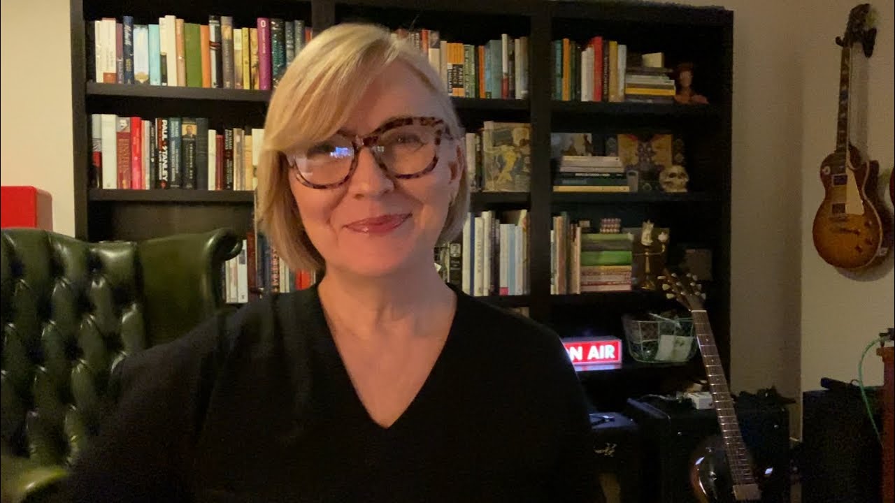 A Cozy Home Tour (with books and cats)