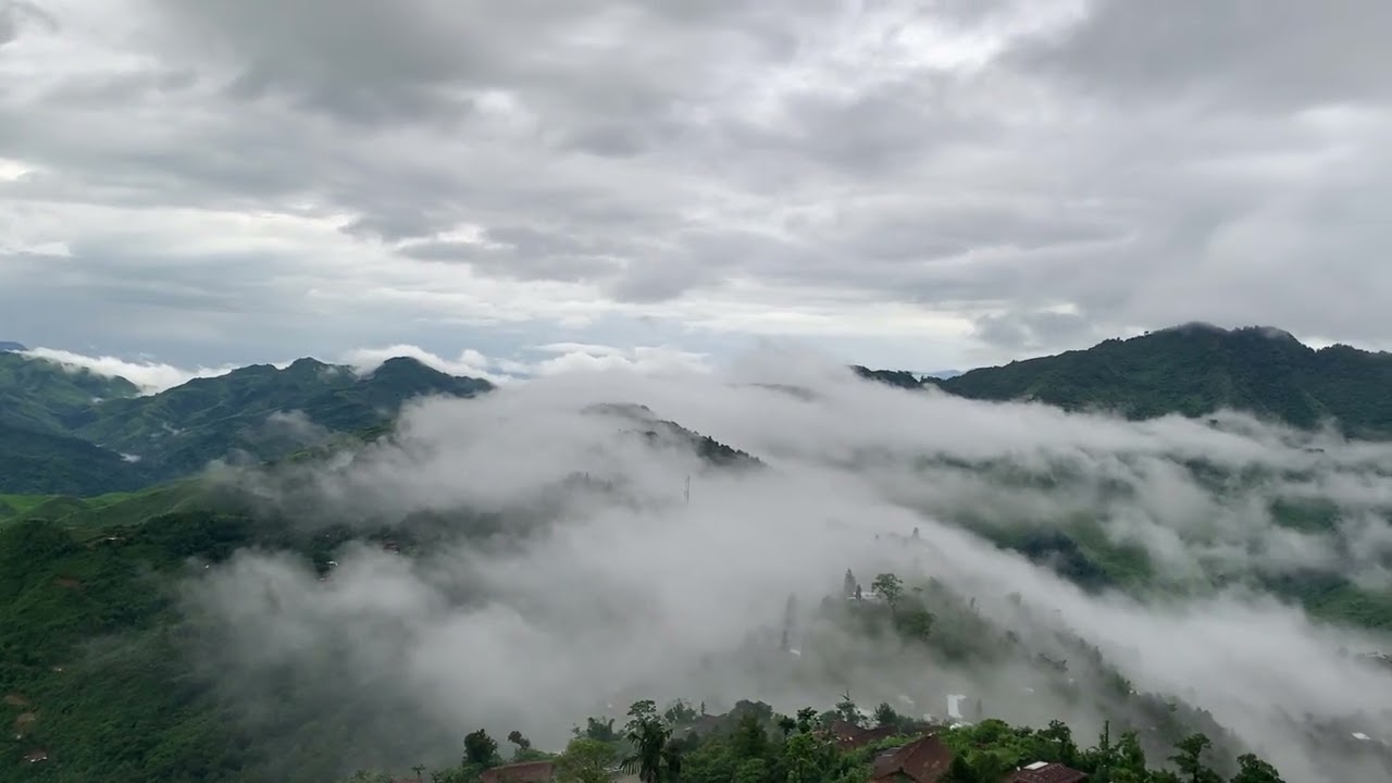📍 A breathtaking landscape of Longwa, perched on the Indo–Myanmar border in Nagaland, India.