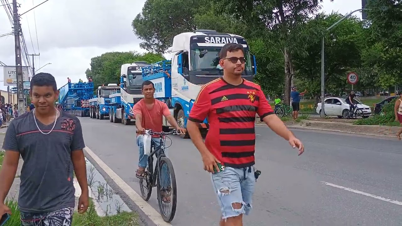 Carreta passando em cruz de Rebouças Igarassu super transformador