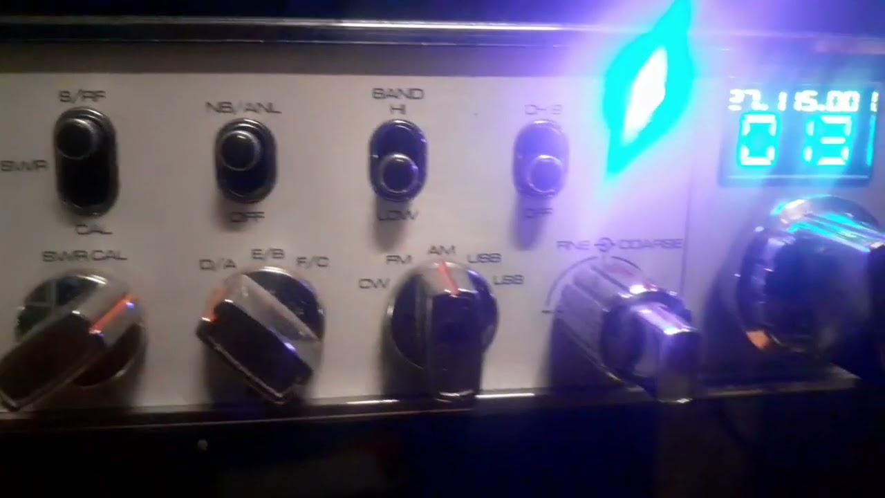 QSO DO FORMIGA AT&Ocirc;MICA LOCAL CANAL 13 EM AM COM OS AMIGOS CAPIXABAS ARAUJO E MAZUCO.