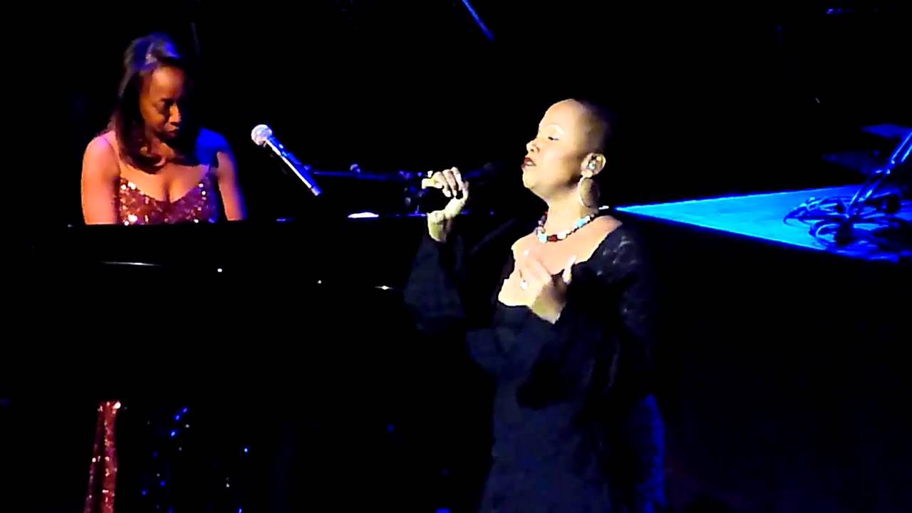 Oleta Adams concert Bridgette Bryant singing - Rolling river god @ De Doelen 02/02/2011