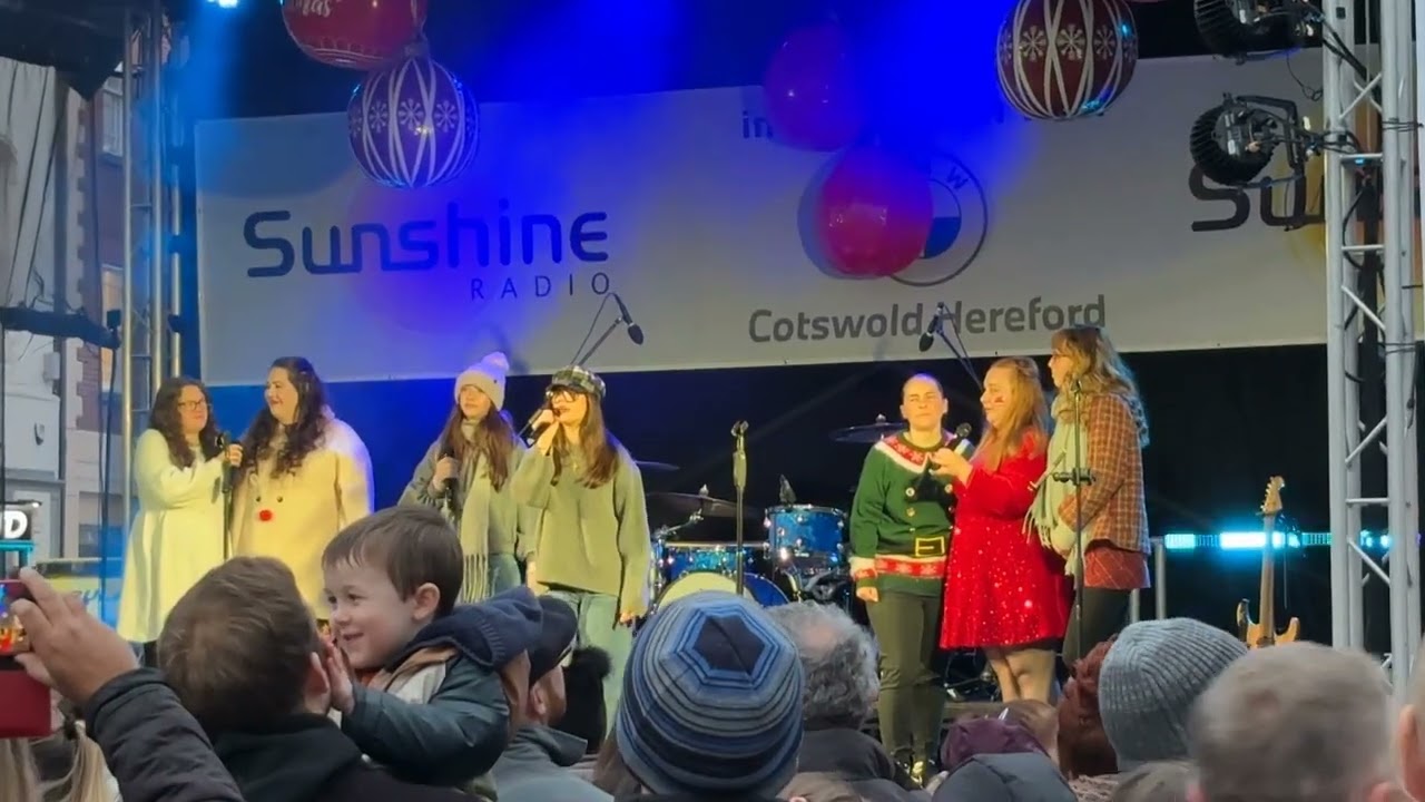 HEREFORD CHRISTMAS LIGHT SWITCH ON  ENTERTAINMENT 161125