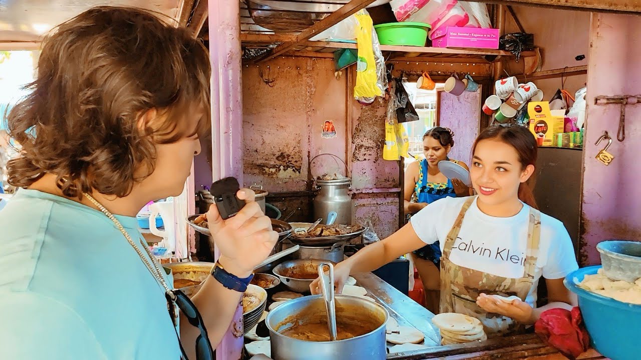 ¡Así se compra ALMUERZO para todos en EL SALVADOR!