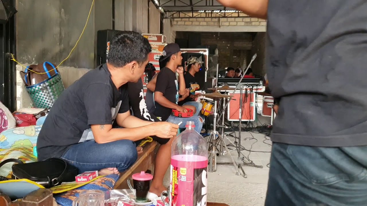 Latihan bareng OM ADELLA di Base Camp CUMI - CUMI
