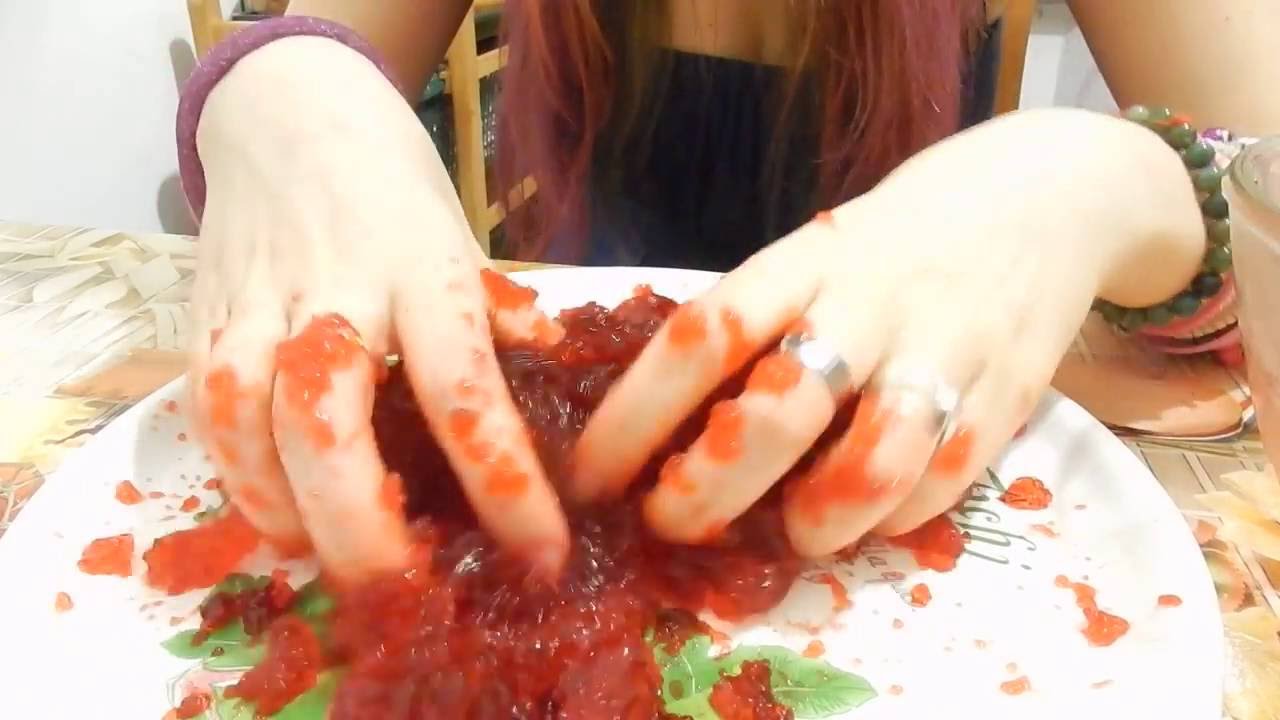 ASMR with Jell-o and water sound (whispering, tapping, ecc)