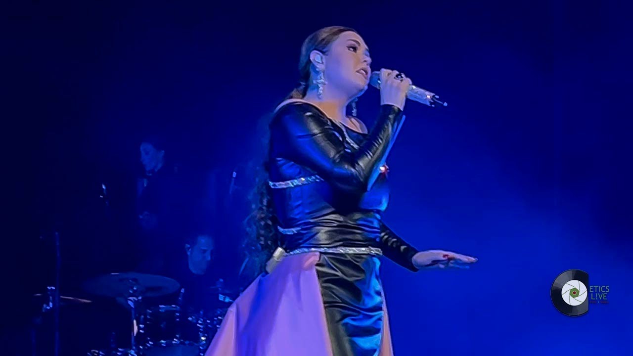 Yuridia - No le llames amor | Pa luego es tarde Tour ( Arena Monterrey )